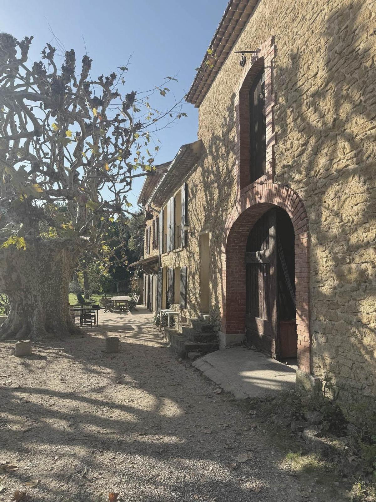Villa Mas dans la campagne pour loisirs et télétravail Sarrians Esterno foto